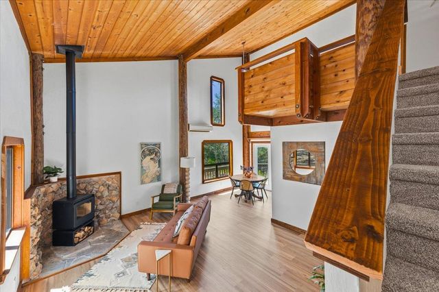 17500 Winding Oaks Rd, Grass Valley, CA 95949