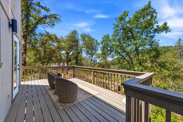 17500 Winding Oaks Rd, Grass Valley, CA 95949