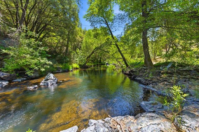 17500 Winding Oaks Rd, Grass Valley, CA 95949