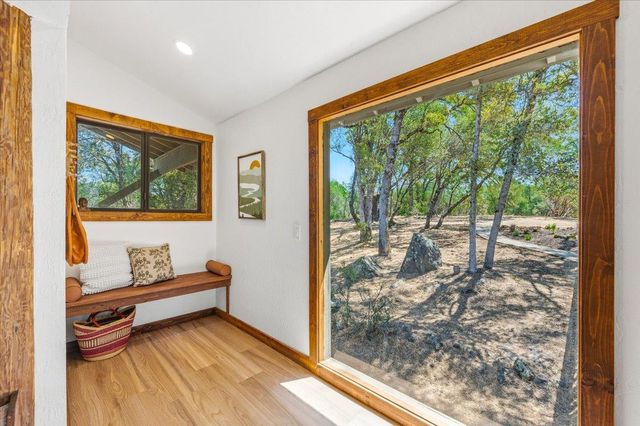 17500 Winding Oaks Rd, Grass Valley, CA 95949