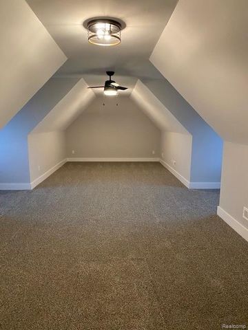 6833 John R Road, Troy, MI 48085