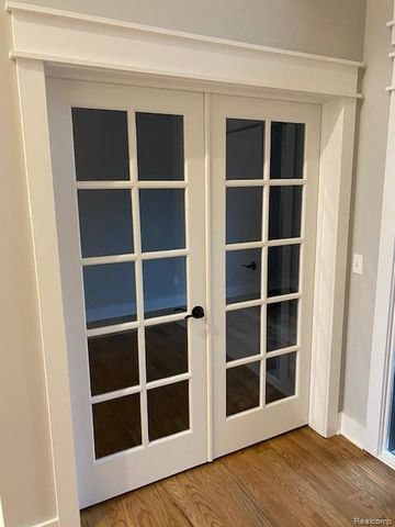 6833 John R Road, Troy, MI 48085