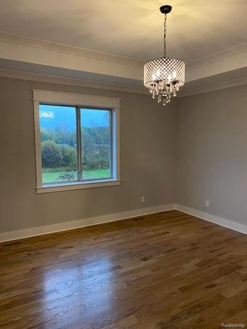 6833 John R Road, Troy, MI 48085