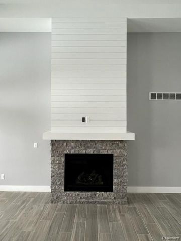 6833 John R Road, Troy, MI 48085