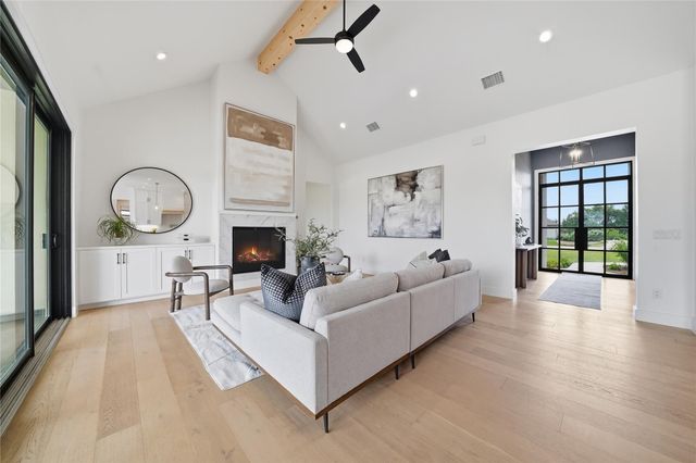 275 Dally CT, Dripping Springs, TX 78620