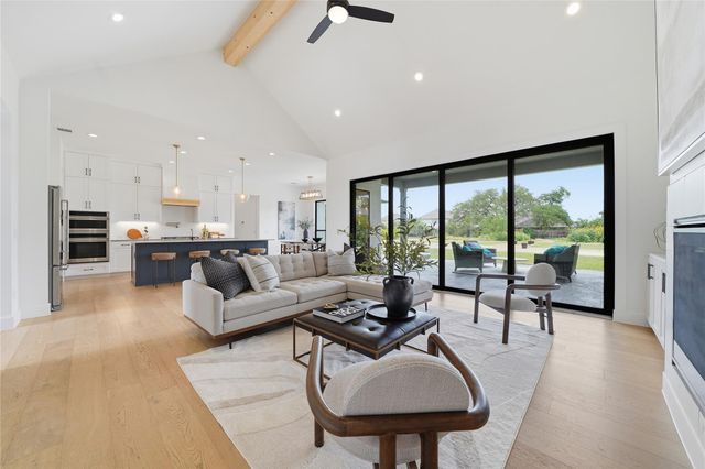 275 Dally CT, Dripping Springs, TX 78620