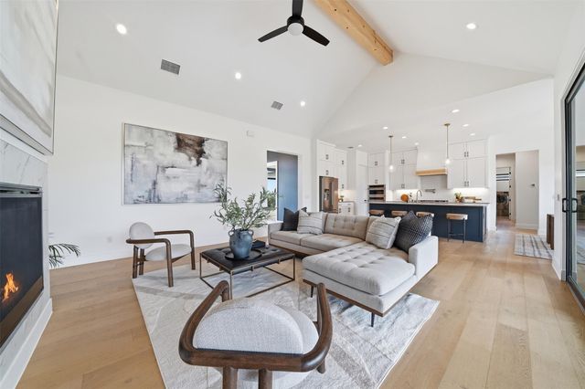275 Dally CT, Dripping Springs, TX 78620