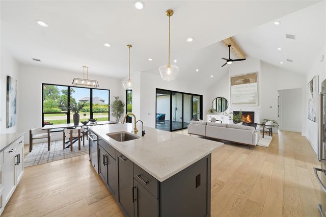 275 Dally CT, Dripping Springs, TX 78620