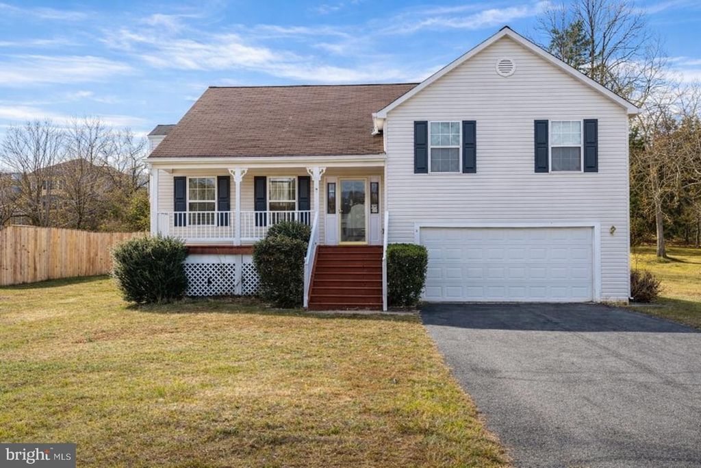 4 TAMERLANE DR, Stafford, VA 22554