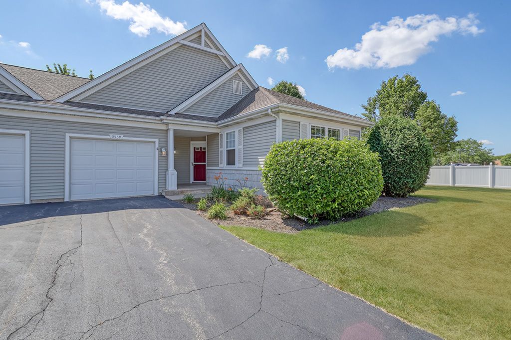 2559 Lincoln Park Court 2559, Crest Hill, IL 60403