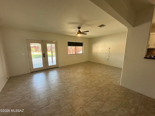5836 E Lee Street, Tucson, AZ 85712
