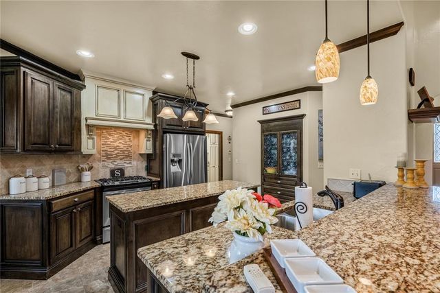 10813 NW 35th Street, Yukon, OK 73099