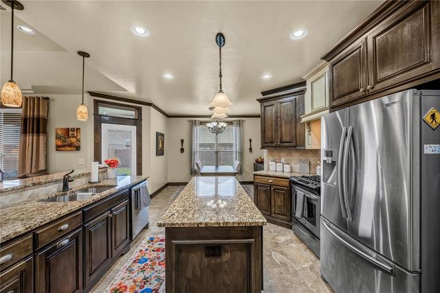 10813 NW 35th Street, Yukon, OK 73099