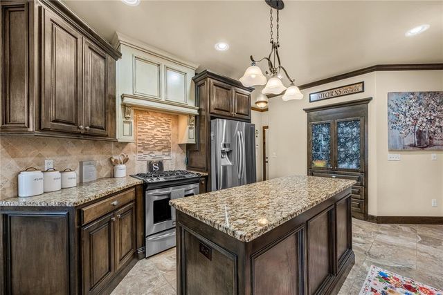 10813 NW 35th Street, Yukon, OK 73099