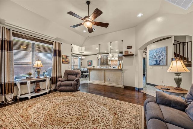 10813 NW 35th Street, Yukon, OK 73099