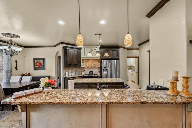 10813 NW 35th Street, Yukon, OK 73099