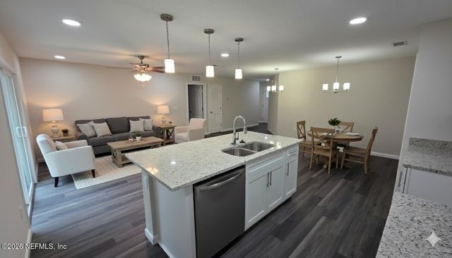 7052 DUNN Avenue, Jacksonville, FL 32219