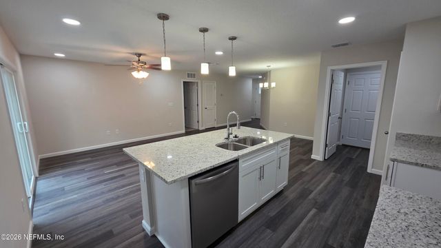 7052 DUNN Avenue, Jacksonville, FL 32219