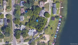 1150 Kirkwood Street, Waterford Charter Township, MI 48328