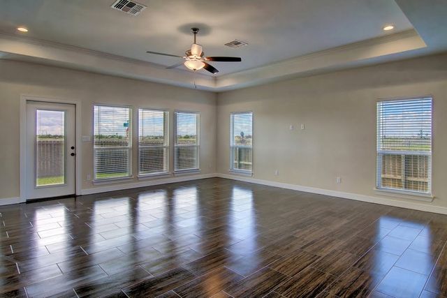 6701 Stuyvesant Ct, Corpus Christi, TX 78414