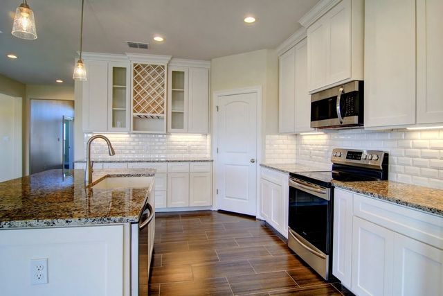 6701 Stuyvesant Ct, Corpus Christi, TX 78414