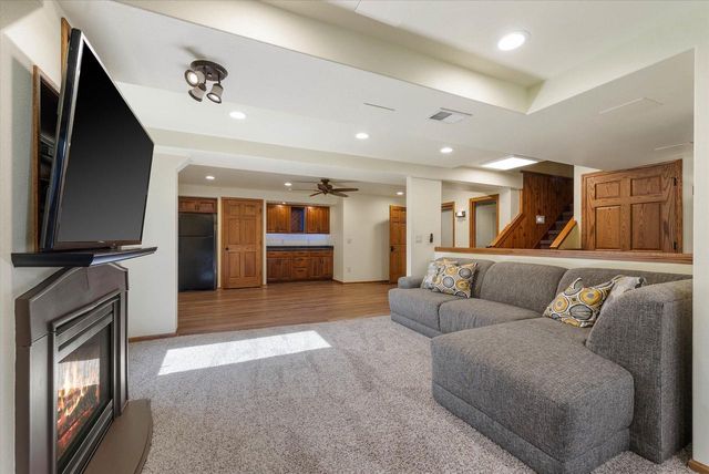 2700 Wyngate WAY, Waukesha, WI 53189