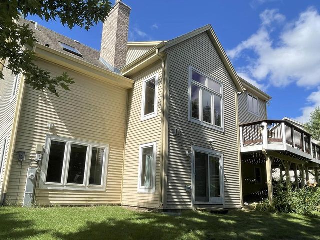 2700 Wyngate WAY, Waukesha, WI 53189