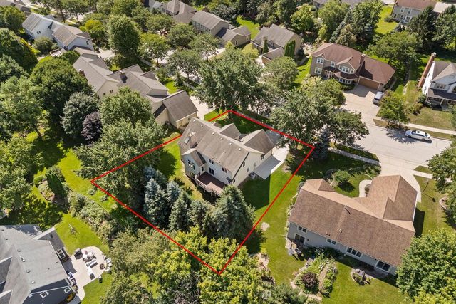 2700 Wyngate WAY, Waukesha, WI 53189