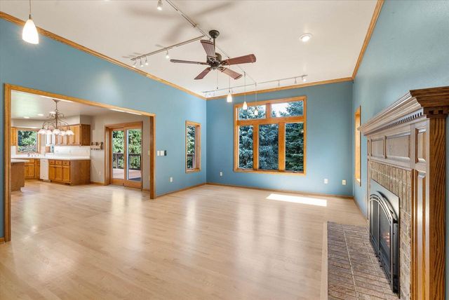 2700 Wyngate WAY, Waukesha, WI 53189