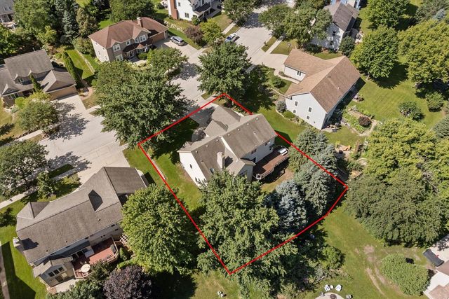 2700 Wyngate WAY, Waukesha, WI 53189