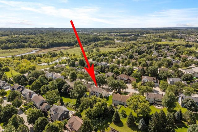 2700 Wyngate WAY, Waukesha, WI 53189