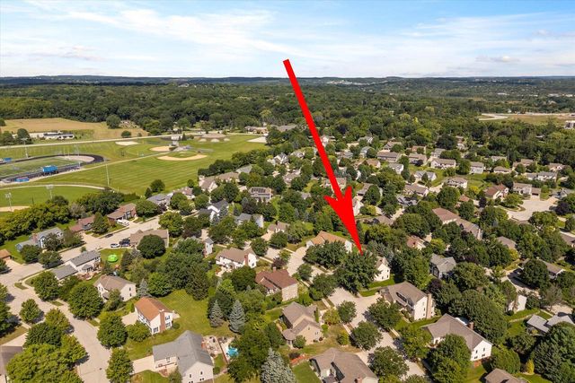 2700 Wyngate WAY, Waukesha, WI 53189