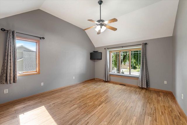 2700 Wyngate WAY, Waukesha, WI 53189