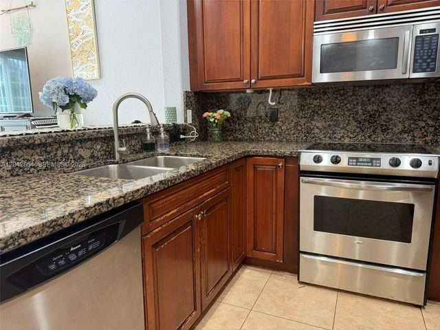 1321 NE 5th Ter, Fort Lauderdale, FL 33304