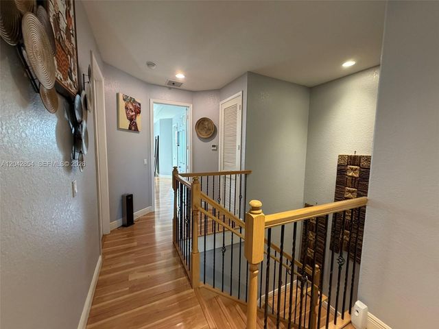 1321 NE 5th Ter, Fort Lauderdale, FL 33304