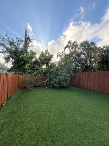 1321 NE 5th Ter, Fort Lauderdale, FL 33304