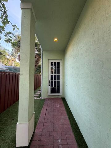 1321 NE 5th Ter, Fort Lauderdale, FL 33304