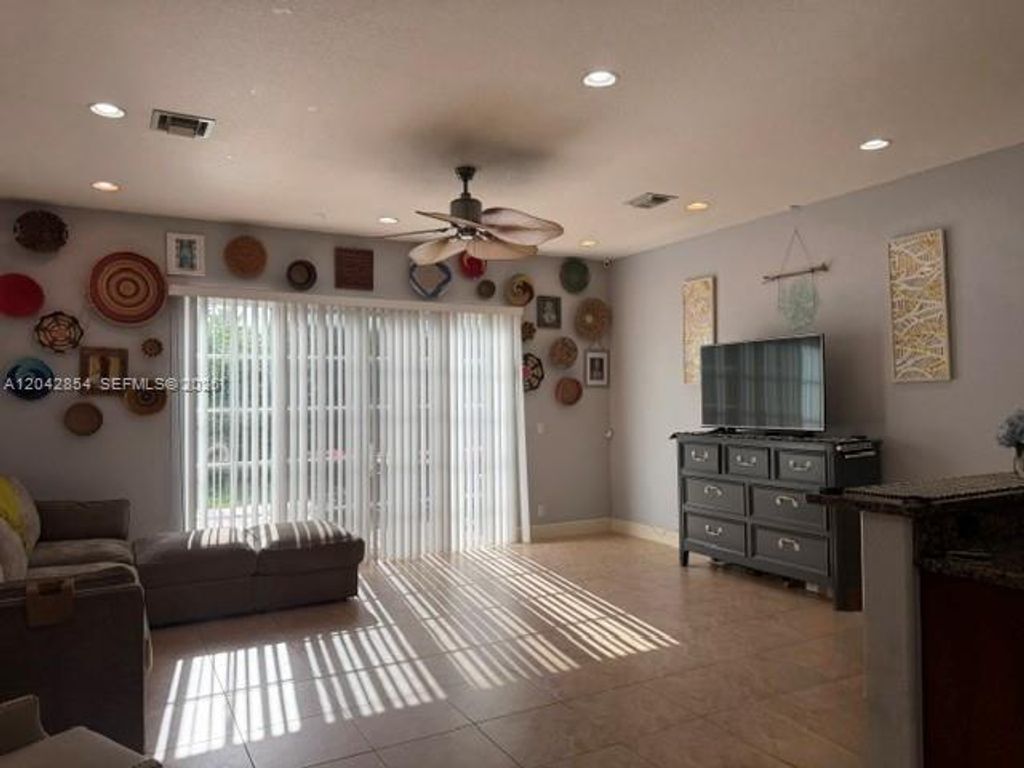 1321 NE 5th Ter, Fort Lauderdale, FL 33304