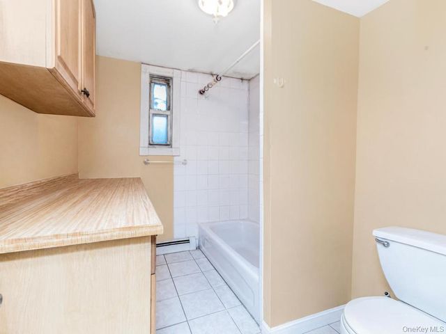 901 Harding Park, Bronx, NY 10473