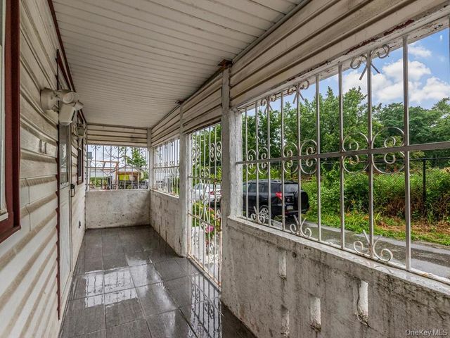 901 Harding Park, Bronx, NY 10473