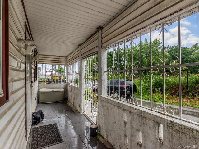 901 Harding Park, Bronx, NY 10473