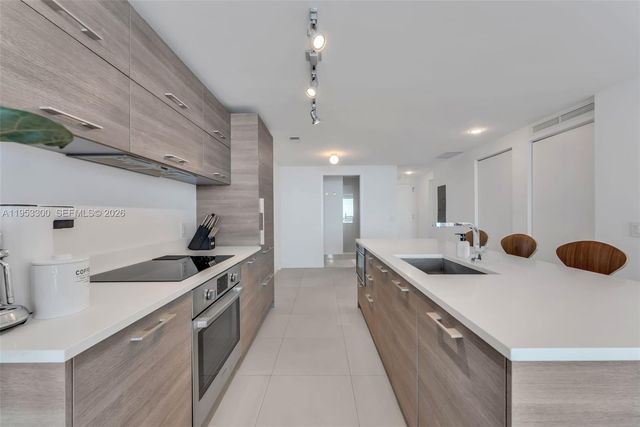 650 NE 32 St 2703, Miami, FL 33137