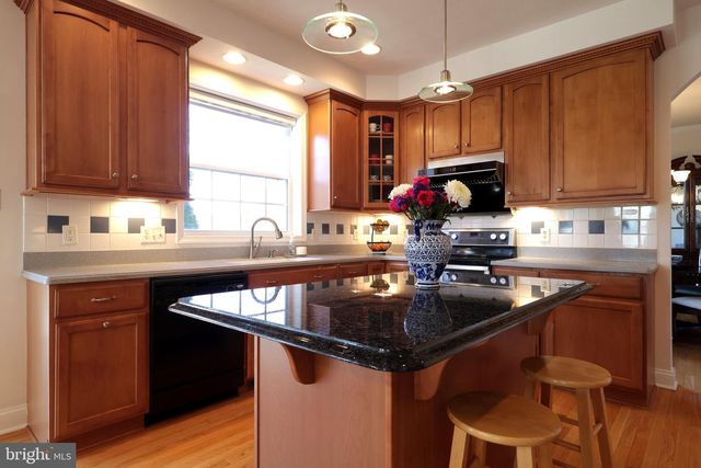 1272 BARNSTABLE LN, State College, PA 16803