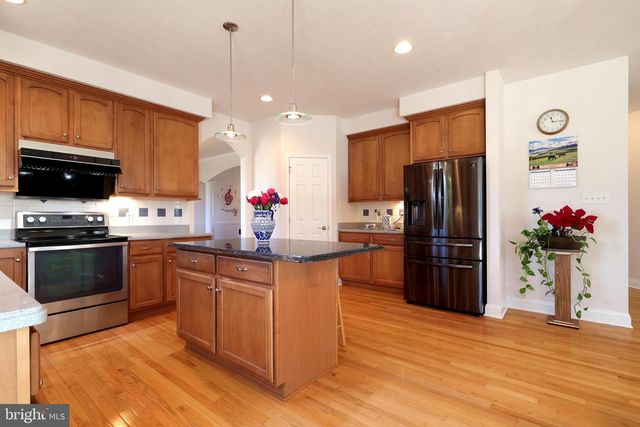 1272 BARNSTABLE LN, State College, PA 16803