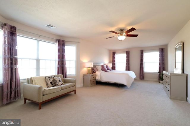 1272 BARNSTABLE LN, State College, PA 16803