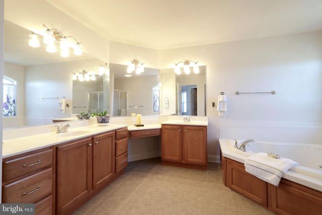 1272 BARNSTABLE LN, State College, PA 16803