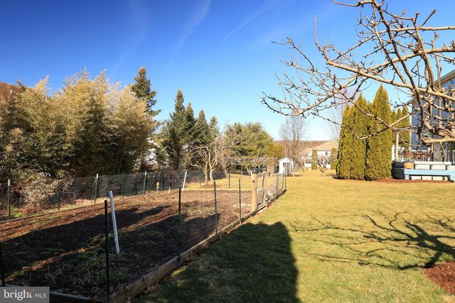 1272 BARNSTABLE LN, State College, PA 16803