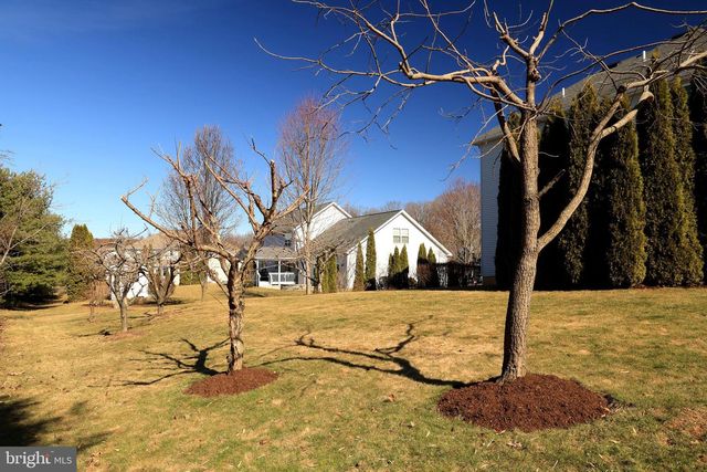 1272 BARNSTABLE LN, State College, PA 16803