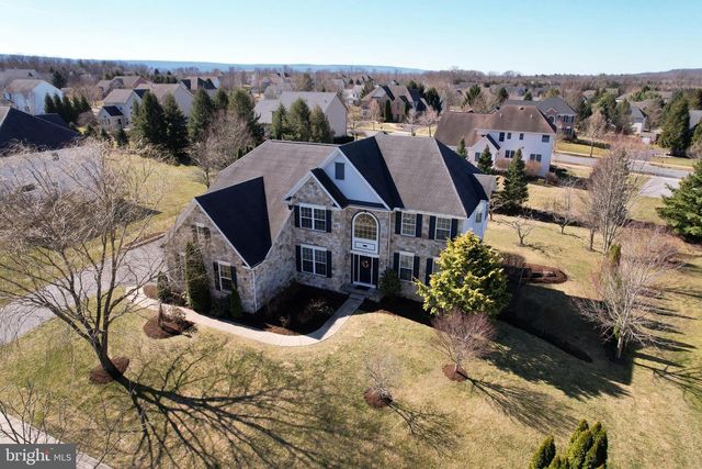 1272 BARNSTABLE LN, State College, PA 16803