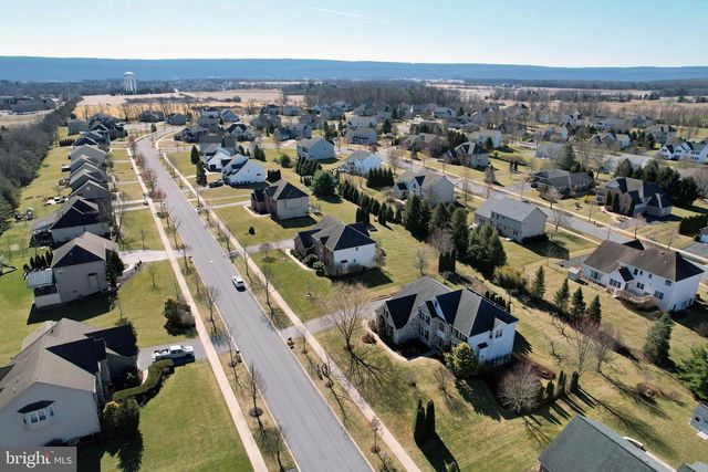 1272 BARNSTABLE LN, State College, PA 16803